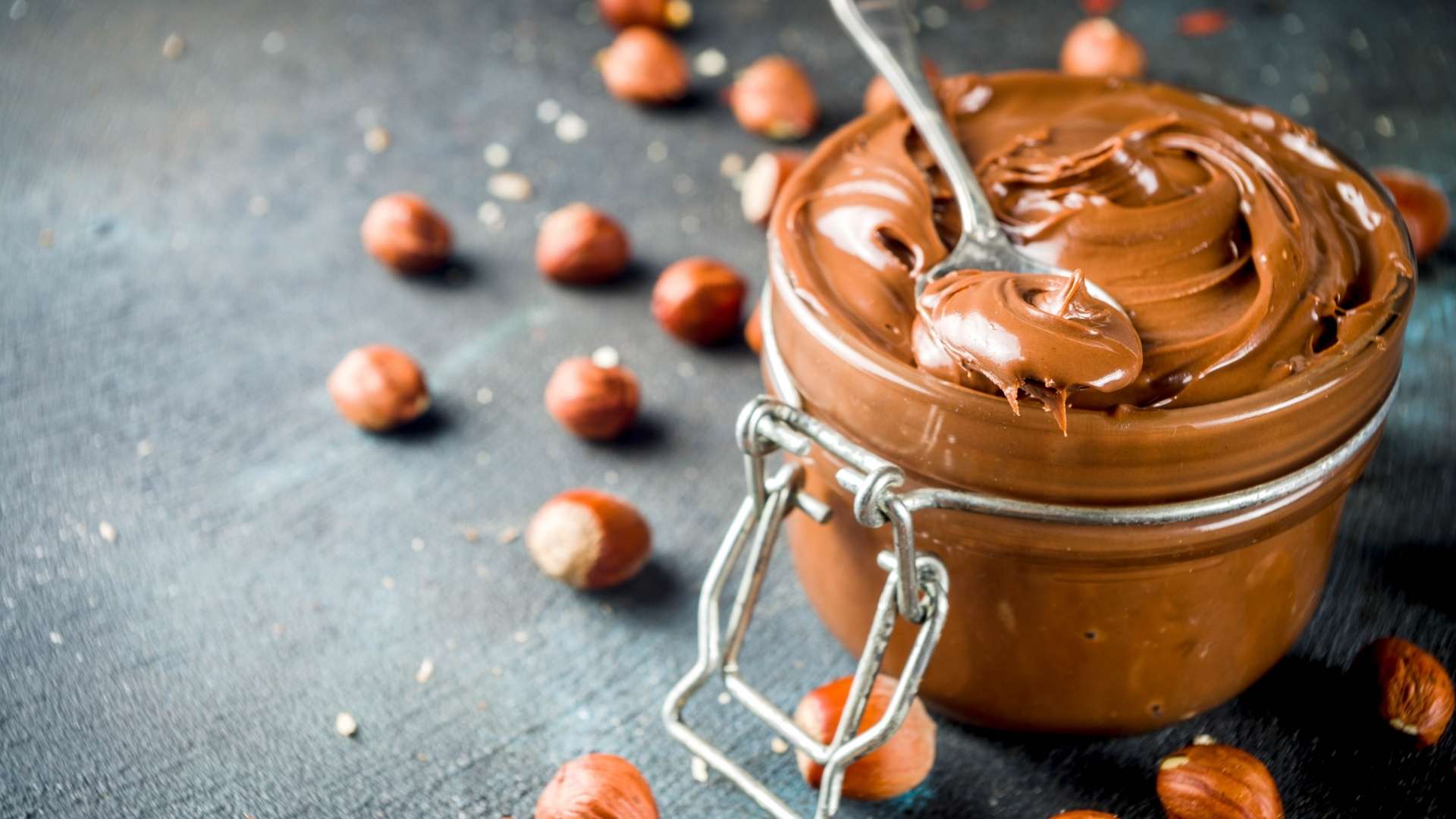 Homemade chocolate-hazelnut spread